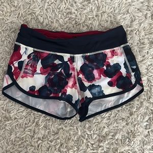 floral lululemon speed up shorts!